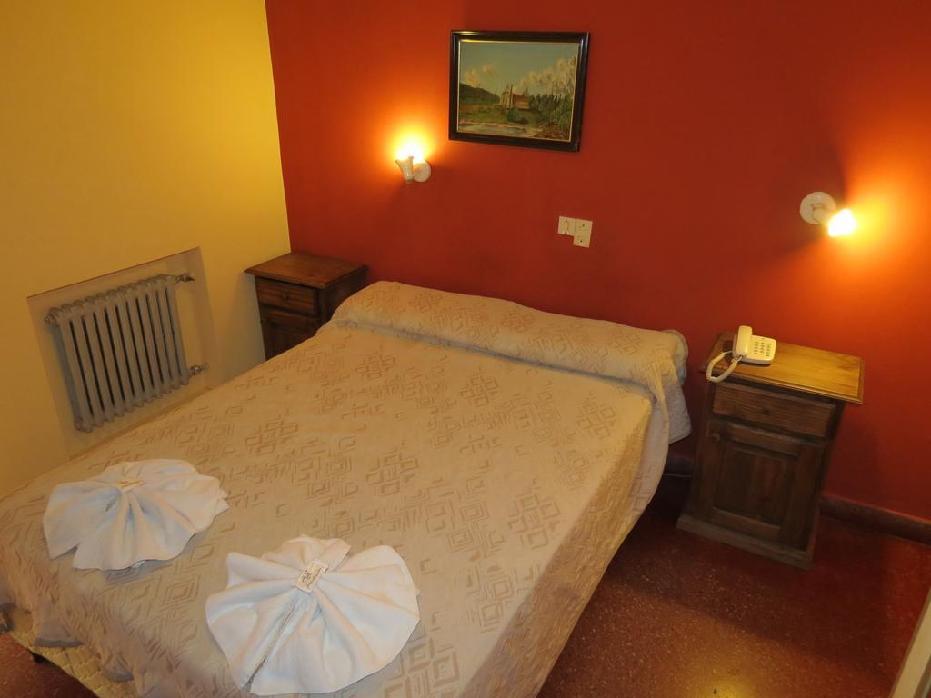 Hotel Arenales Villa Carlos Paz Rum bild