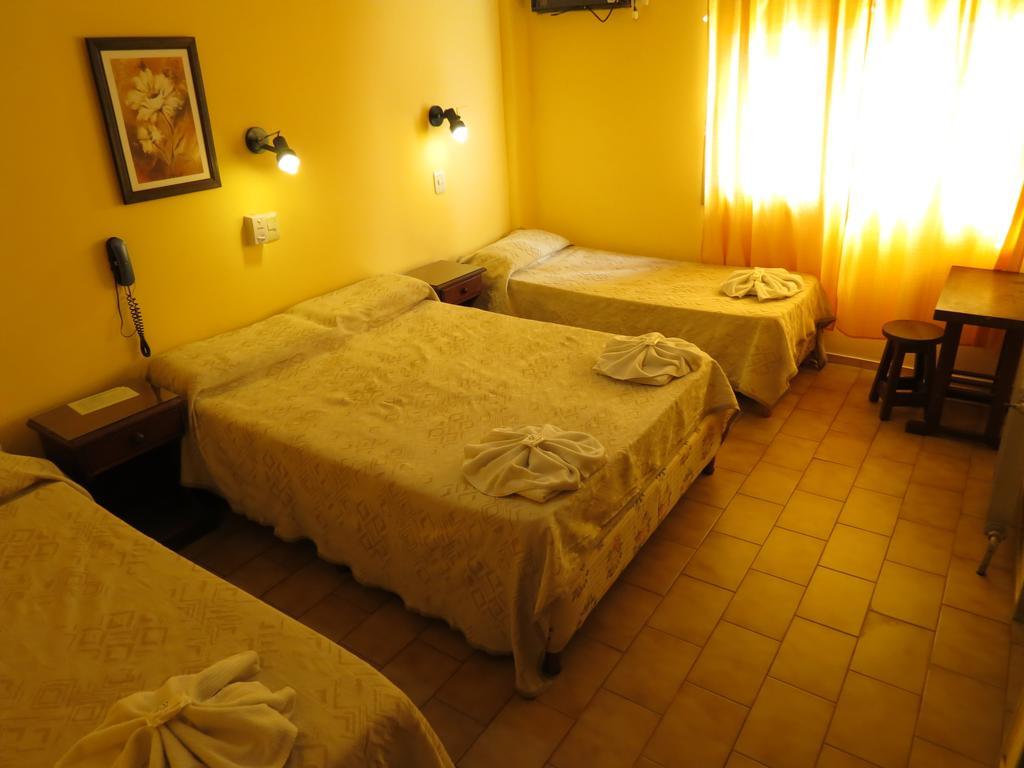 Hotel Arenales Villa Carlos Paz Rum bild