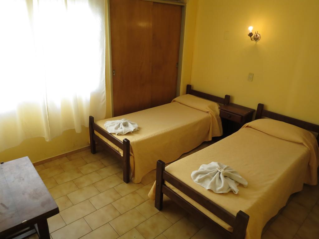 Hotel Arenales Villa Carlos Paz Rum bild
