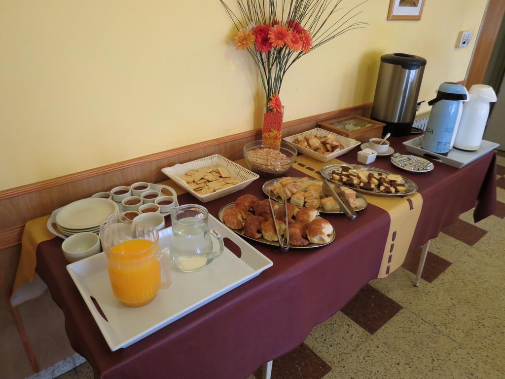 Hotel Arenales Villa Carlos Paz Exteriör bild
